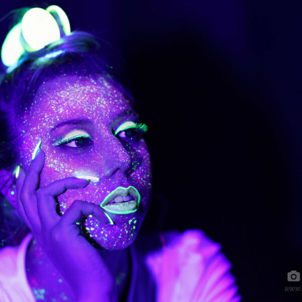 tyra-neon_45_pp